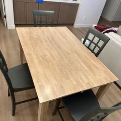 Wood Dining Table w/leaf - Seats Up To 8