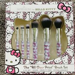 NEw Hello Kitty Make Up Brushes 