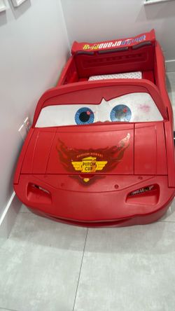 Lightin McQueen Bed