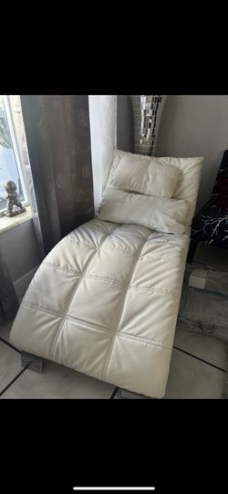 Chaise Couch Love Seat Leather White