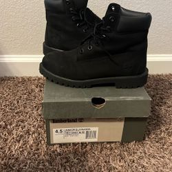 Black Timberlands 4.5Y
