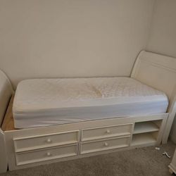  Solid Wood Bedroom Set