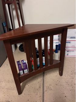 Ethan Allen triangle table