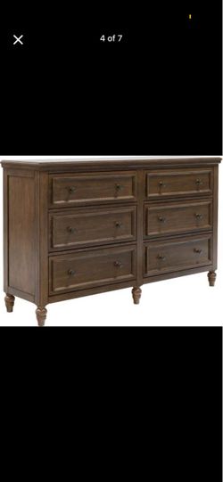 Benchcraft Sturlayne Solid Wood Dresser