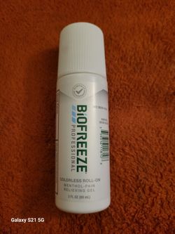 *~BIOFREEZE PROFESSIONAL COLORLESS ROLL-ON MENTHOL PAIN RELIEVING GEL~*