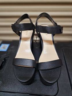 Guess Chunky Platform Sandals, NWOT, Size 9