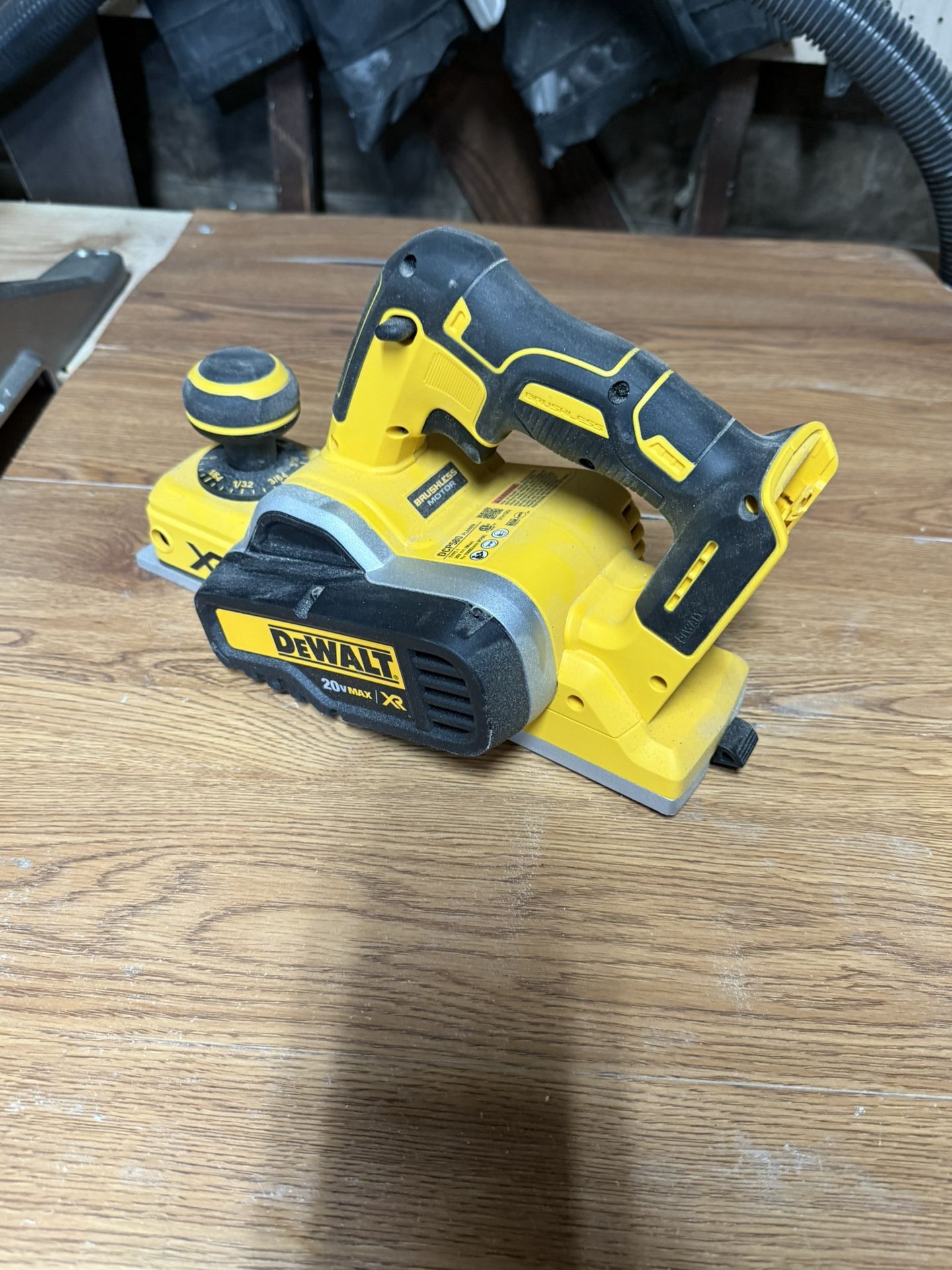 DEWALT 20V MAX Planer, 30,000 Cuts Per Minute, 2 mm Cut Depth, Brushless Motor, Bare Tool Only (DCP580)