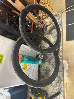 H+Son 700c Wheel Set Origin8 Hubs 32c Tires