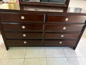 Dresser color brown