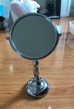 Vanity mirror with magnifying mirror