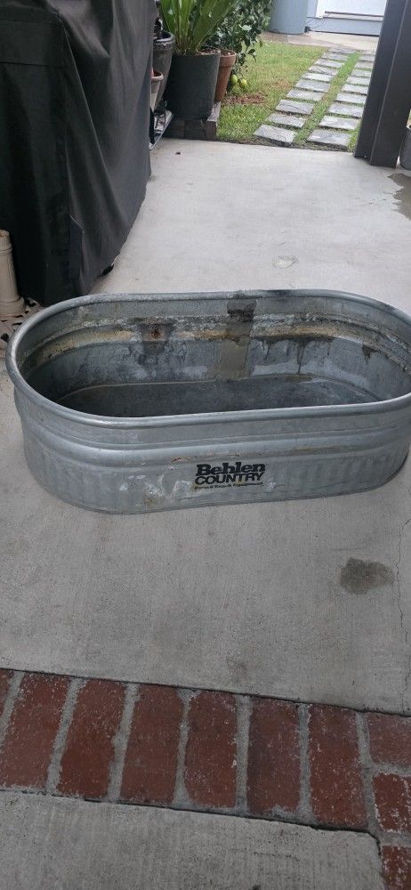 Behlen Stock Tank 
