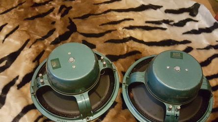 ALTEC Lansing speakers