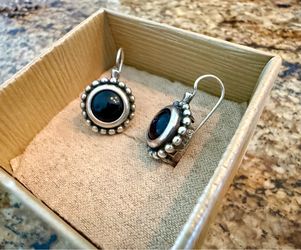 Vintage Sterling Silver Onyx dangle earrings