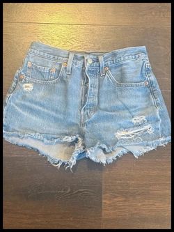 Levi’s 501 Women’s W26 Distressed Cutoff Denim Shorts 1381