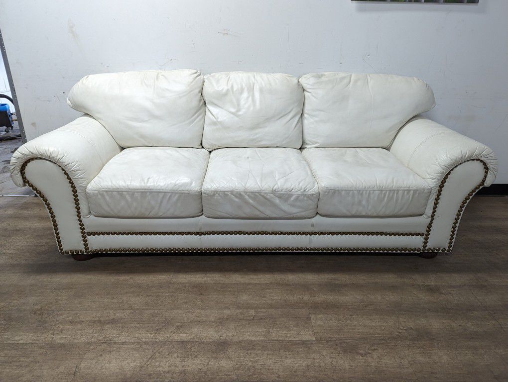 Contemporary White Studded Genuine Leather Pullout Couch 