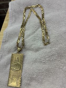 Gucci Link Chain w/ Pendant
