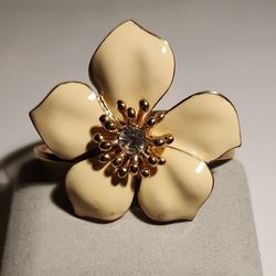 3D Creamy Pale Yellow Flower Bracelet