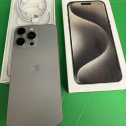 iPhone 15 pro max 256gb unlocked for any carriers( Liberado)