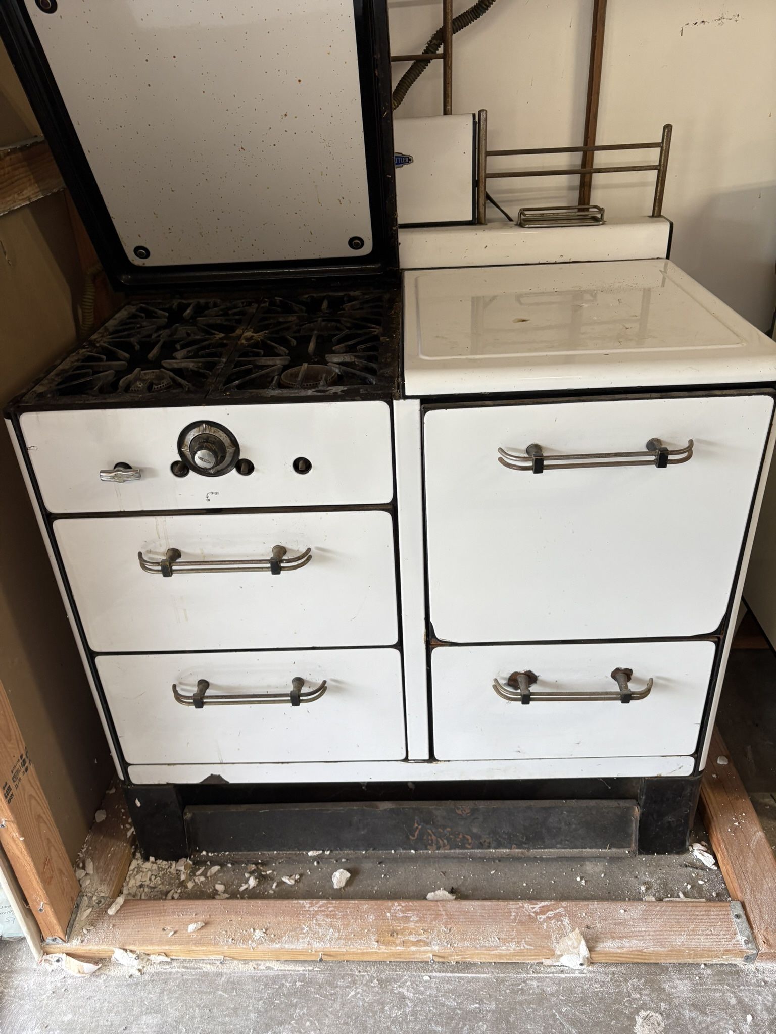 Vintage Gas Stove