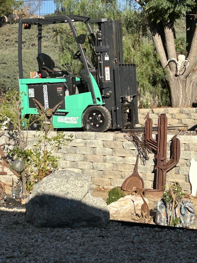 Electric Mitsubishi Forklift