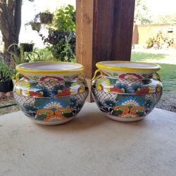 Bright Yellow Talavera Clay Pots. Planters. Plants. $55 cada uno