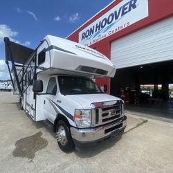 Pre Owned 2023 Sun Seeker 3250LE