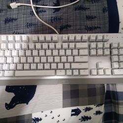 razer blackwidow x chroma mechanical gaming keyboard - mercury white