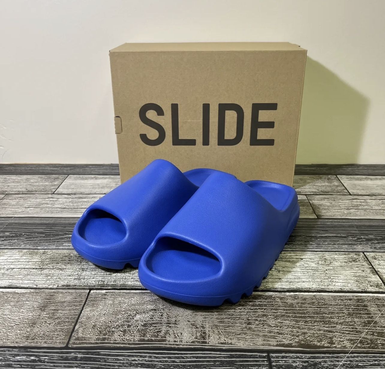 Yeezy Slide Azure