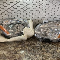 Nissan Rouge Headlights 08-13