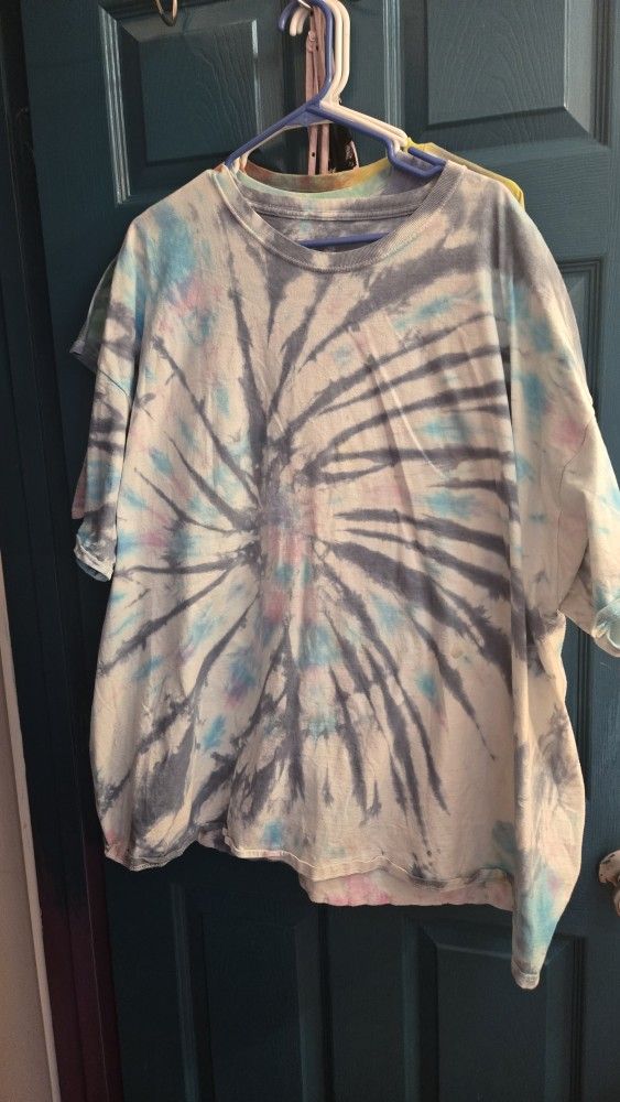 Tie Dye Tshirt - Size Is 4XL