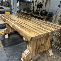 Table Dimensions 50 inches long, 25 inches wide, 19 inches high
