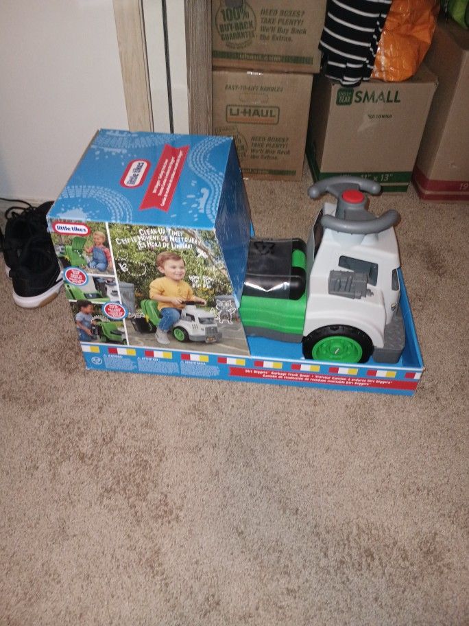 Little Tikes Garbage Truck 