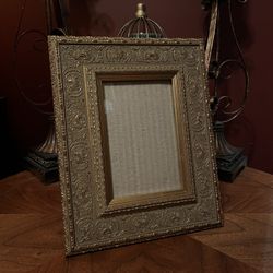 Vintage Gold Picture Frame with Scroll Leaf Design 