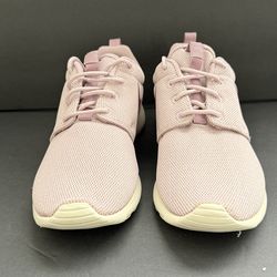 Nike Roshe One "Plum Chalk" Women’s Size 7.5 Pink True Berry Sneakers 844994-501