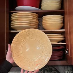 Yellow Plate Set