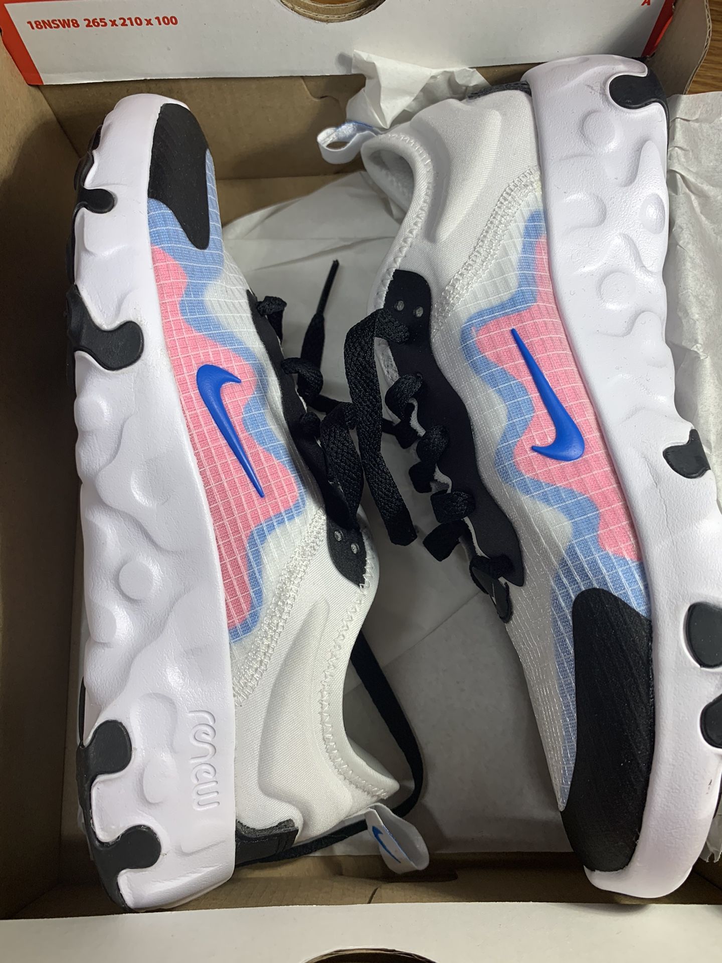 Nike Renew lucent Shoes Size 4.5 4.5Y New