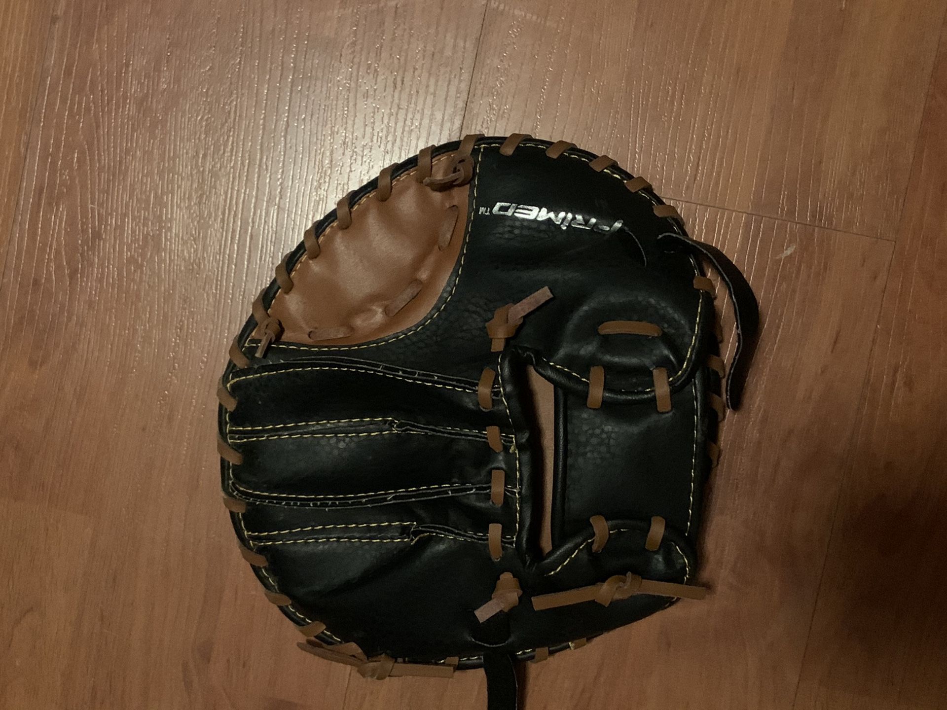 one hand training glove (baseball/softball)