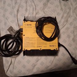 QUIQ Battery Charger 