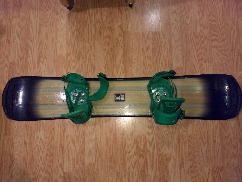 Killer Loop T2 Trick Snowboard (147cm) & brand new Burton Freestyle bindings
