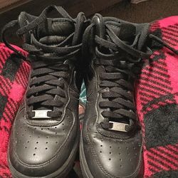 Nike Air Force 1 Mid Triple Black GS 314195-004  Size 8 Mens