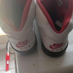 Jordan 5 Fire Red 