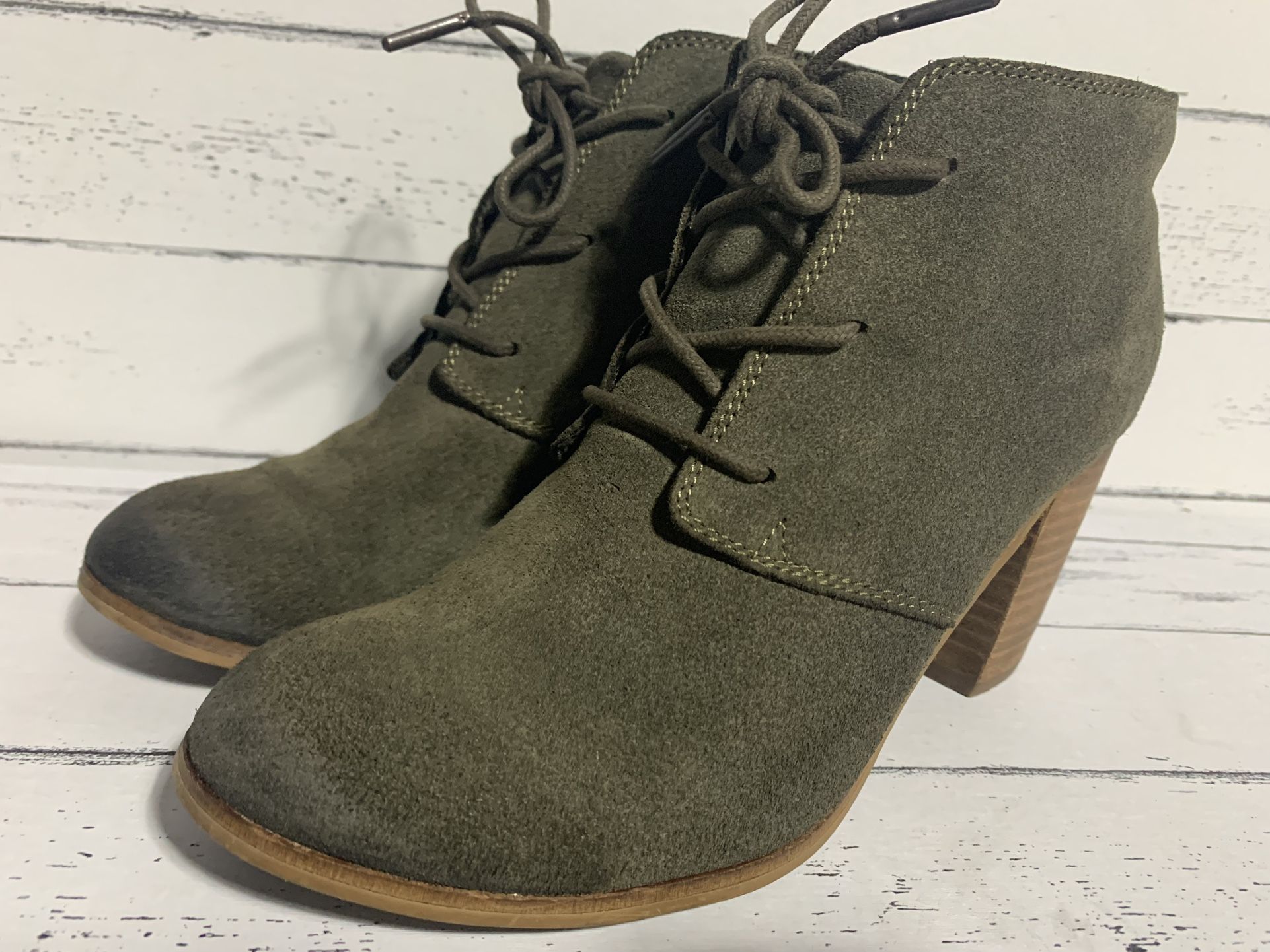 Toms women size 8 ankle boots gray high heel flatform shoes