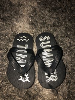 Toddler size 5/6 sandals/thongs