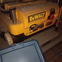 DeWalt 13in planer