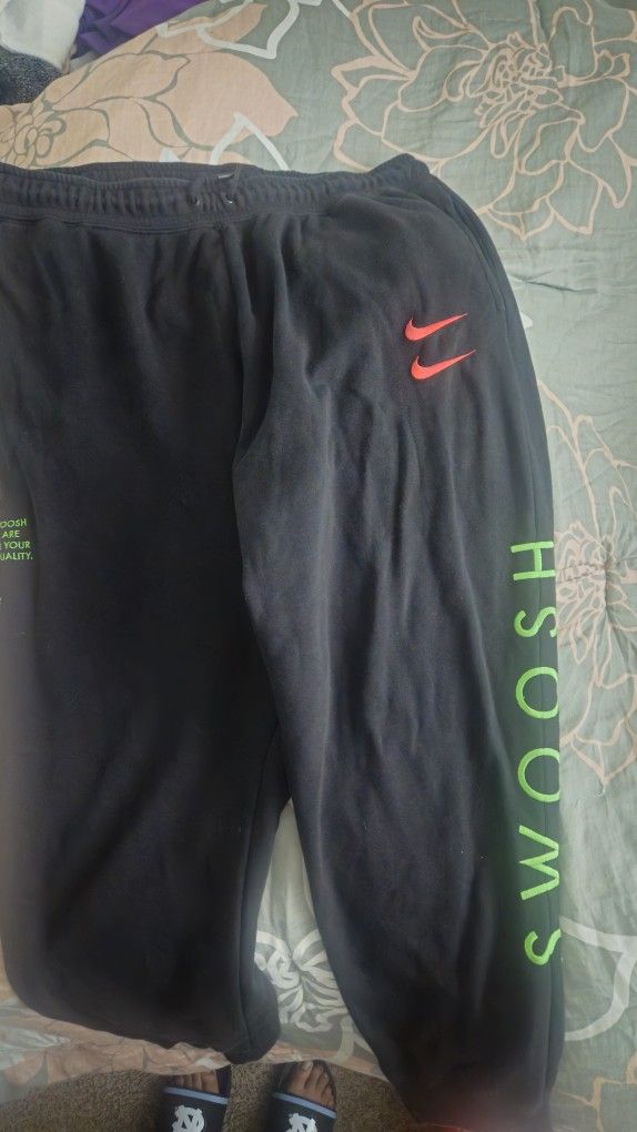 Nike Double Swoosh Joggers