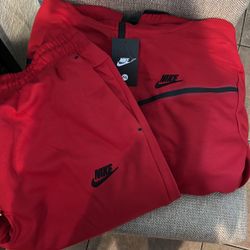 2XL NIKE TECHS FULL SETS