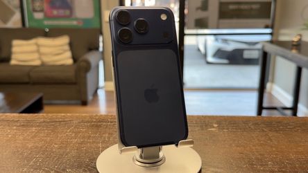 iPhone 17 Pro unlocked 256 Gb - Blue