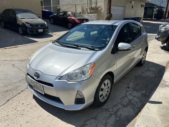 2014 Toyota Prius C 2