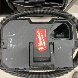 Milwaukee Wet/ Dry  Vacuum 