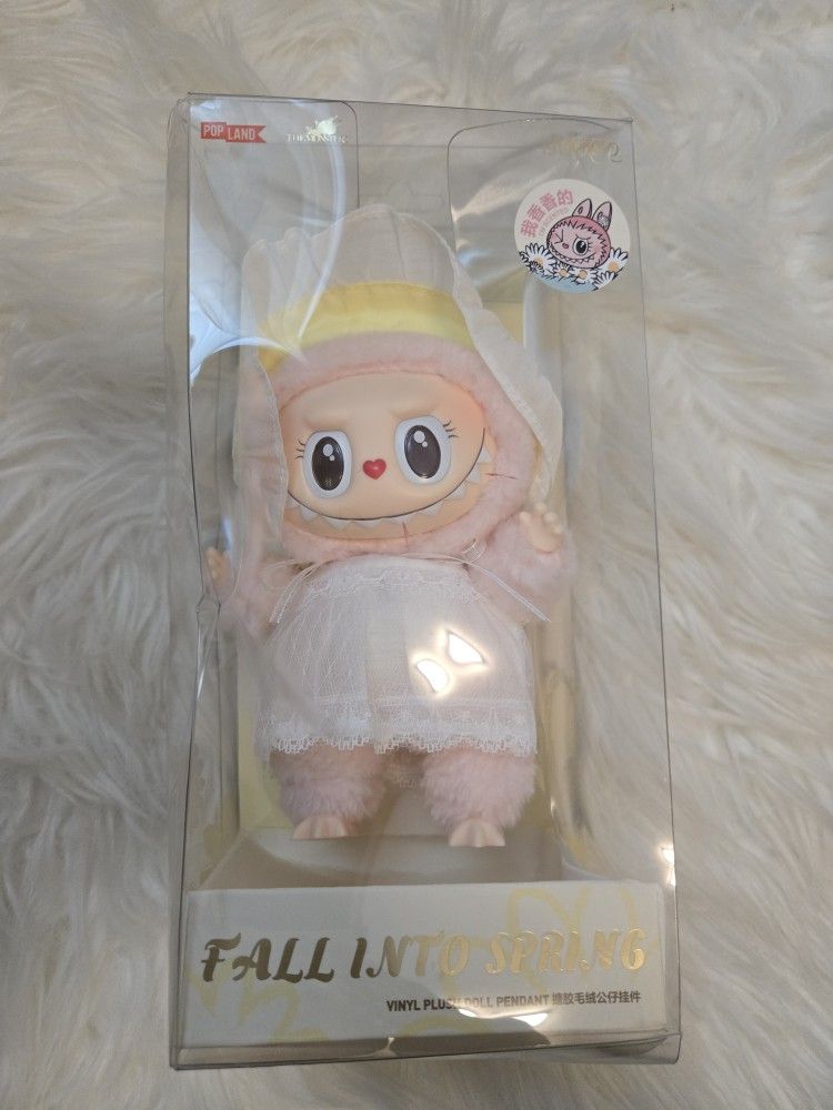 Labubu Mokoko fall into Spring close to sweet valentine pink heart nose scent